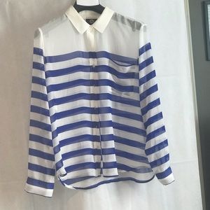 Adrienne Vittadini long sleeve button up blouse.
